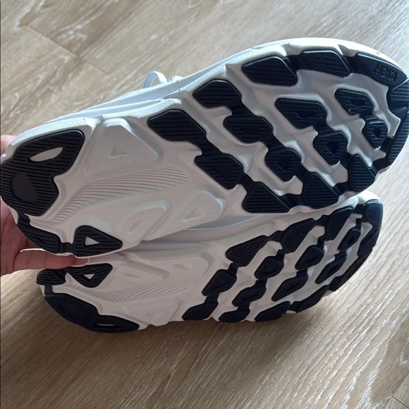 Hoka Women's Clifton 9 - Cosmic Grey/White SZ 9.5 Viral Hot! Brand new in box!! - Picture 9 of 17